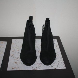 Waterproof Vionic Black Leather Full Zip Booties
